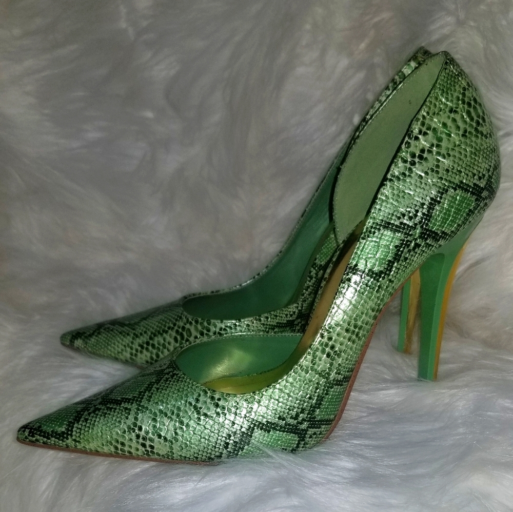 Bakers High Heels Green Gold Snake Pattern